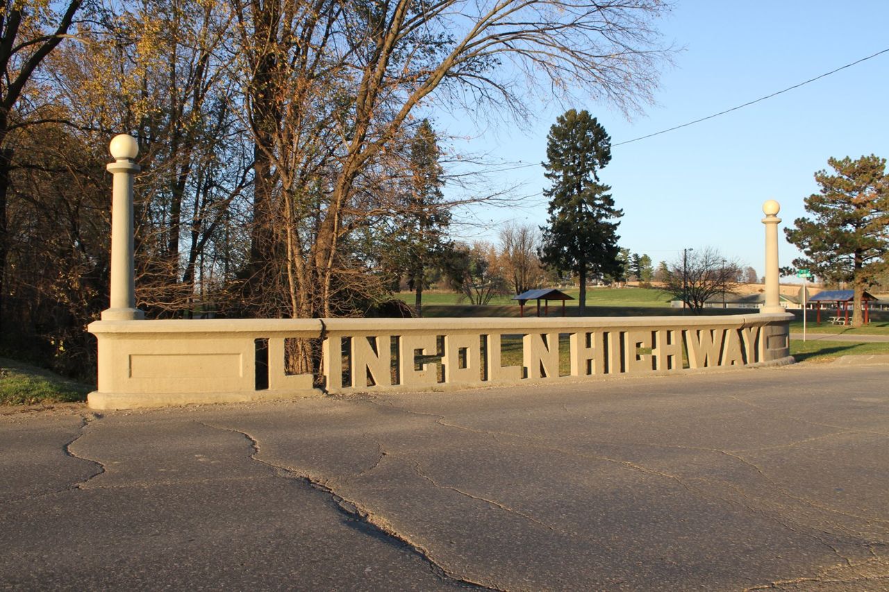 Locals pooled their money to create unique side panels (balustrades) spelling out “LINCOLN HIGHWAY” on the 1915 concrete bridge over Mud Creek on the eastern edge of Tama, near the adjacent Lincoln Highway Bridge Park.